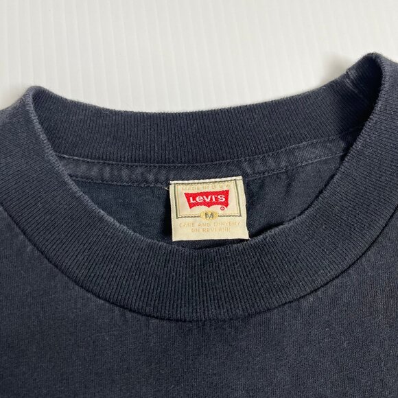 Vintage Levi's Red Tab Graphic Tee M - Picture 3 of 3